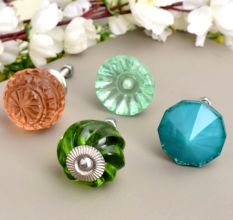 Fine cut glass knobs