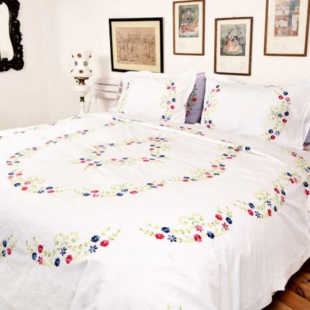 Red Blue Petals Hand Embroidered Duvet Cover+2 Pillow Covers