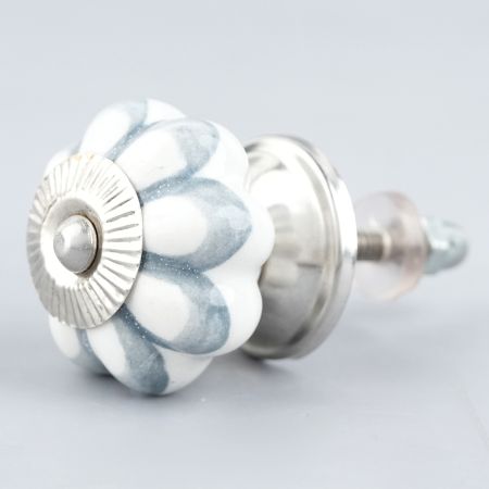 Grey Sunflower Medium Knob