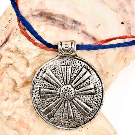 Tribal Style Round Big Flower In Centre Silver Aluminium Metal Pendant Necklace