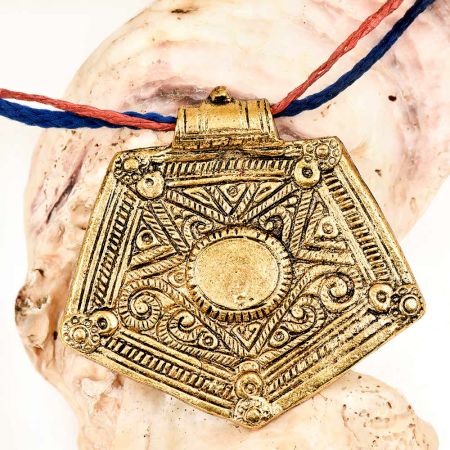 Trendy Wear Golden Aluminum Metal  Pentagon Shape Pendant Necklace