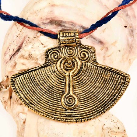 Big Fan Shaped Lines Engraved Golden AluminumMetal Pendant Necklace