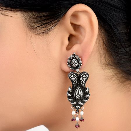 Black 92.5 Sterling Silver Earrings Floral Pattern Conch Motif Border Red Coral Beads Hangings
