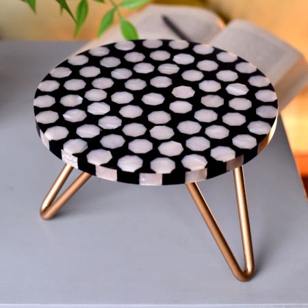 Round Discs Wood And Resin Cake Stand With Iron Legs