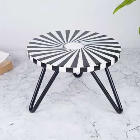 Round Cake Stand in Black and White Colour