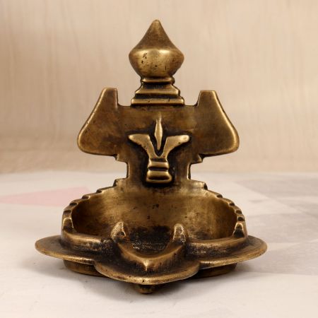 High-Quality Finest Brass Christian Art Oil Lamp for Decor