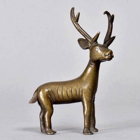 Handcrafted English Art Brass Deer Statue for Decoration