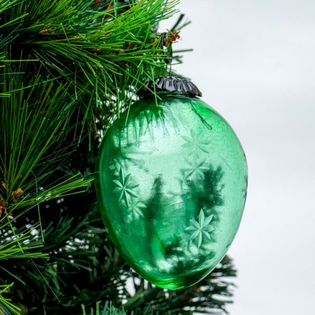 Green Decorative Star Glass Hanging Ornament