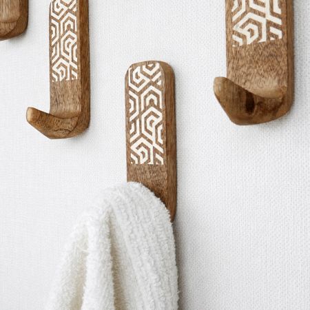 6 Pieces Brown And White Decorative Wooden Adhesive Wall Hooks