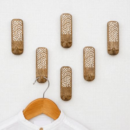 6 Pieces Brown And White Decorative Wooden Adhesive Wall Hooks