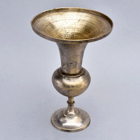 Handcrafted Beautiful Brass Flower Pot in Vintage Finish