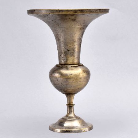 Handcrafted Beautiful Brass Flower Pot in Vintage Finish