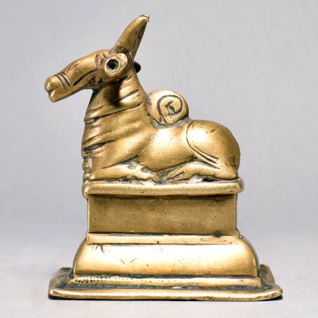 Holy Brass Statue of Lord Nandi for Prayer Room and Decoration