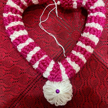 Handcrafted Magenta White Woollen Flower Garland Decor