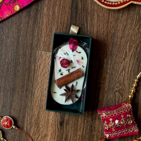Botanical Ember Oudh Soy & Beeswax Fragrant Bar
