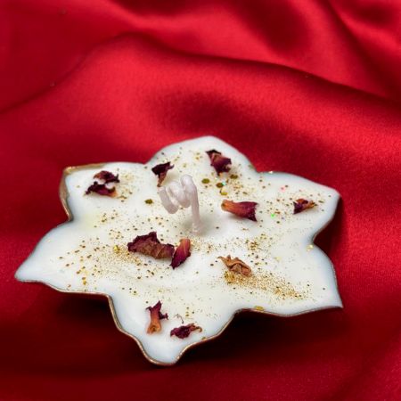 Petal Bloom Oudh Soy Wax Urli Candle