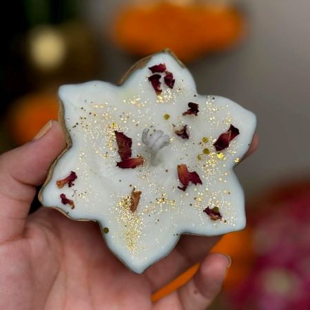 Petal Bloom Oudh Soy Wax Urli Candle