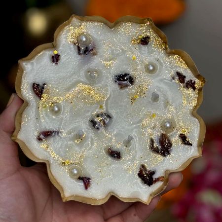 Petal Bloom Pearl Bulgarian Rose Soy Wax Urli Candle