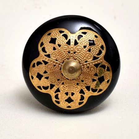 Black Strewn Flat Knob