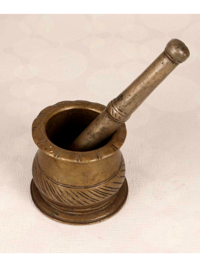 What Makes Bronze Mortar and Pestle a Timeless Kitchen Tool?