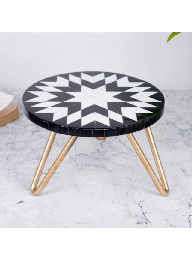 Cake Stand Brings Beauty And Function To Every Dessert