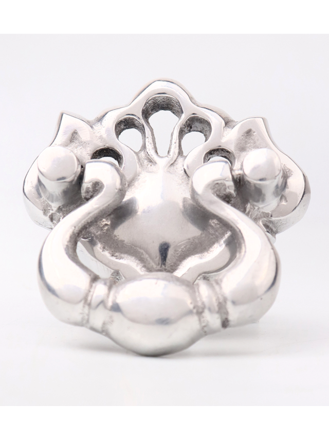 The Enduring Appeal of Metal Knobs